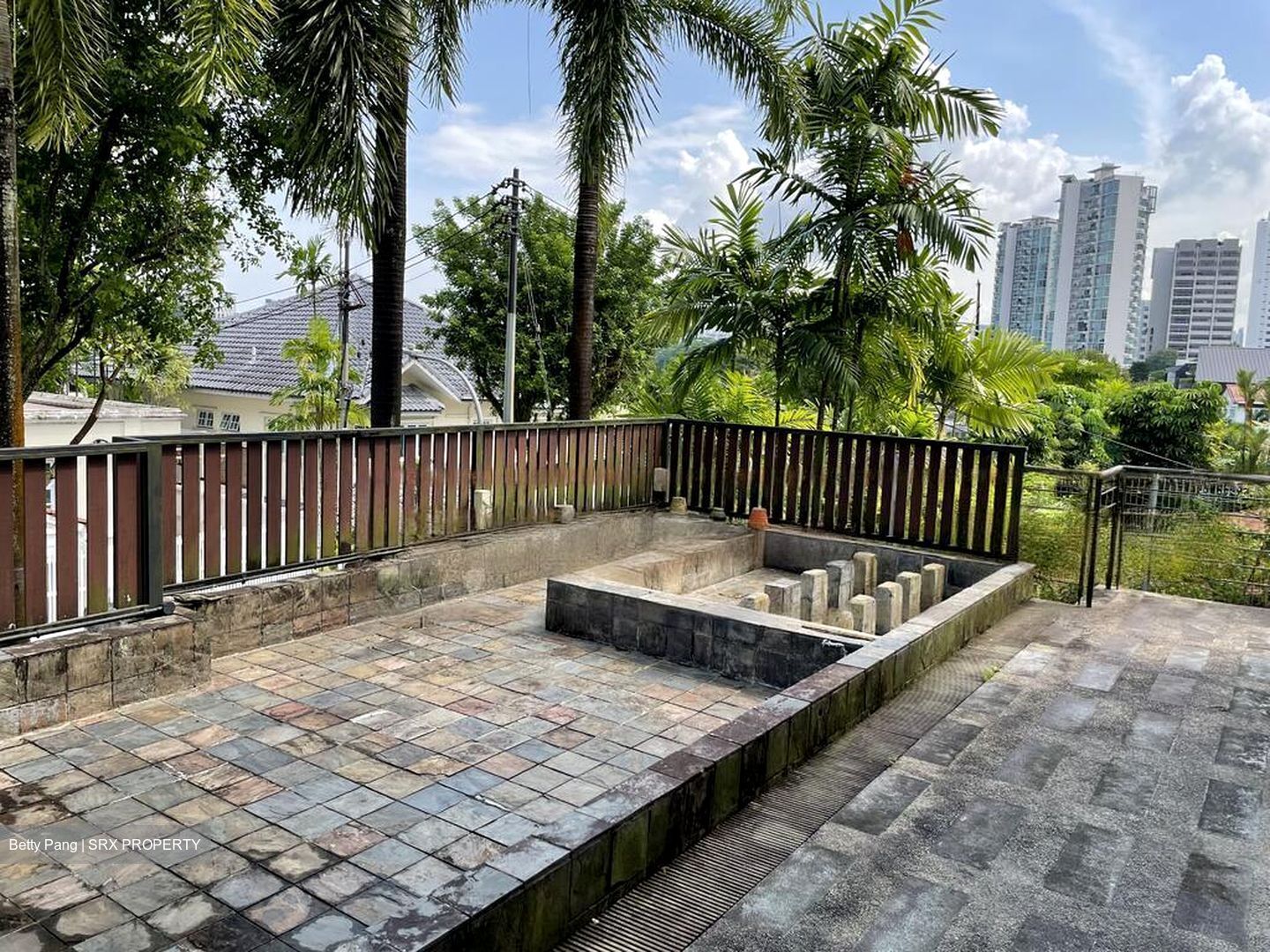 Holland Hill (D10), Semi-Detached #463449301